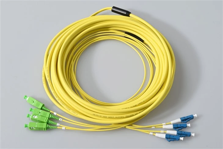 12-żyłowy kabel krosowy SC APC DO LC UPC