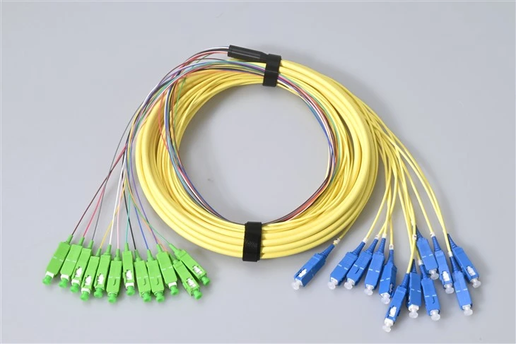 12-żyłowy kabel krosowy SC UPC DO SC APC