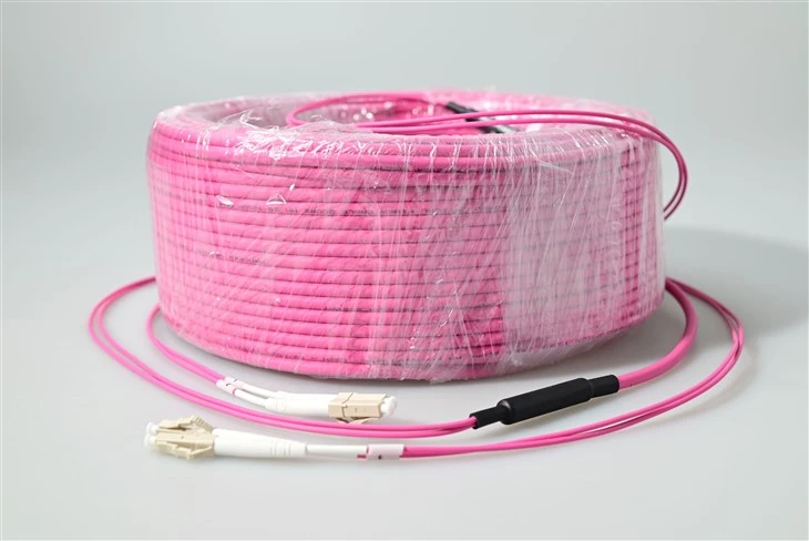 Wielomodowy, dupleksowy kabel krosowy LC do LC OM4 – tulejka SFF 1,25 mm, IEC 61754-20, do okablowania SFP+ o dużej gęstości