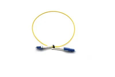 Patchcord światłowodowy LC do LC UPC jednomodowy, dupleksowy – 9/125μm OS2 z osłoną LSZH